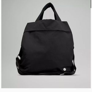 Lululemon on my level bag